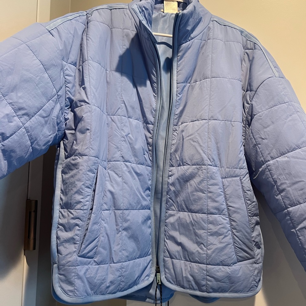 NWT Women’s Avalanche lightweight quilted puffer